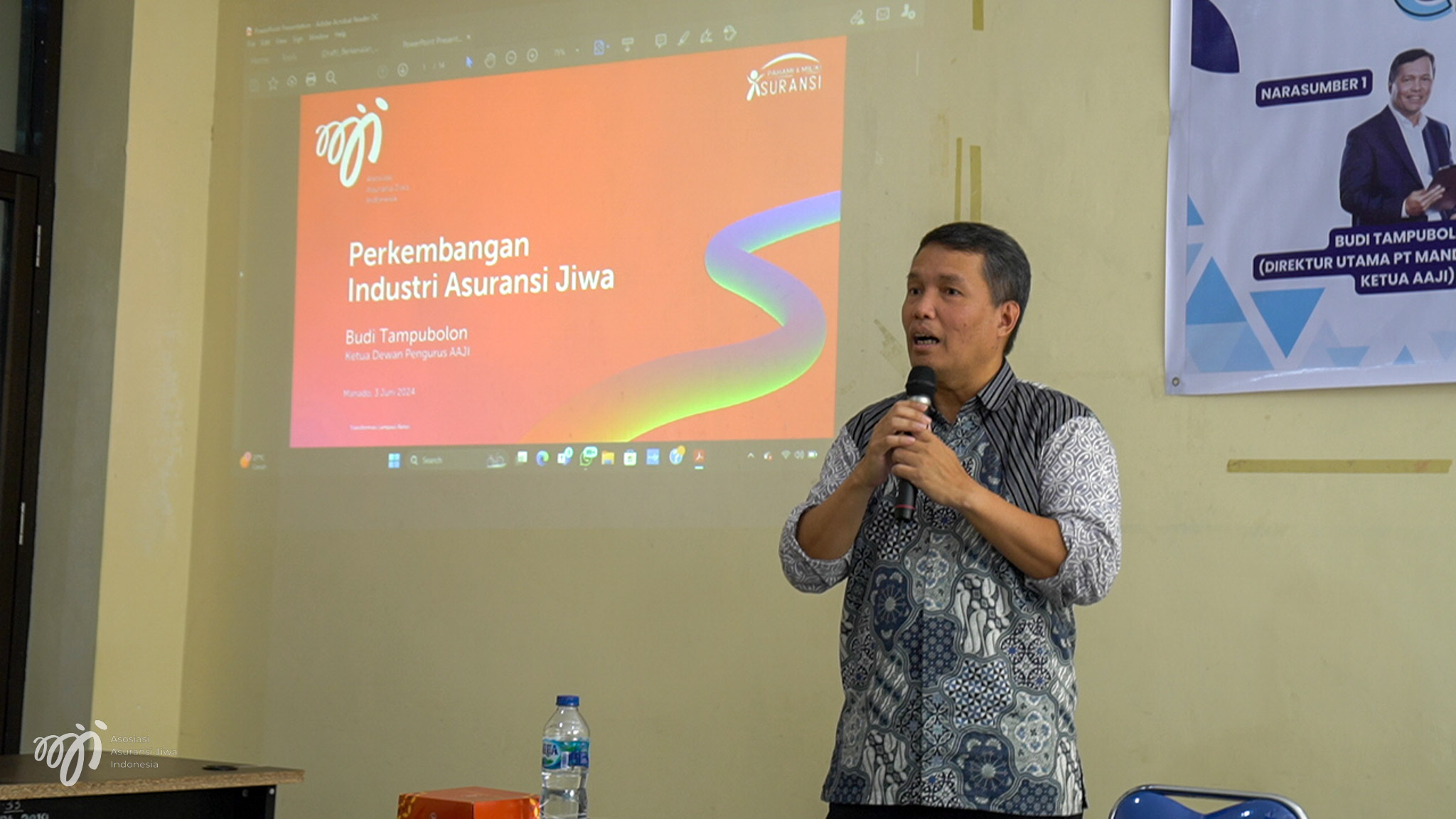 Dorong Literasi dan Kesiapan Kerja Mahasiswa, AAJI Dukung Program CEO Mengajar di UNSRAT Manado